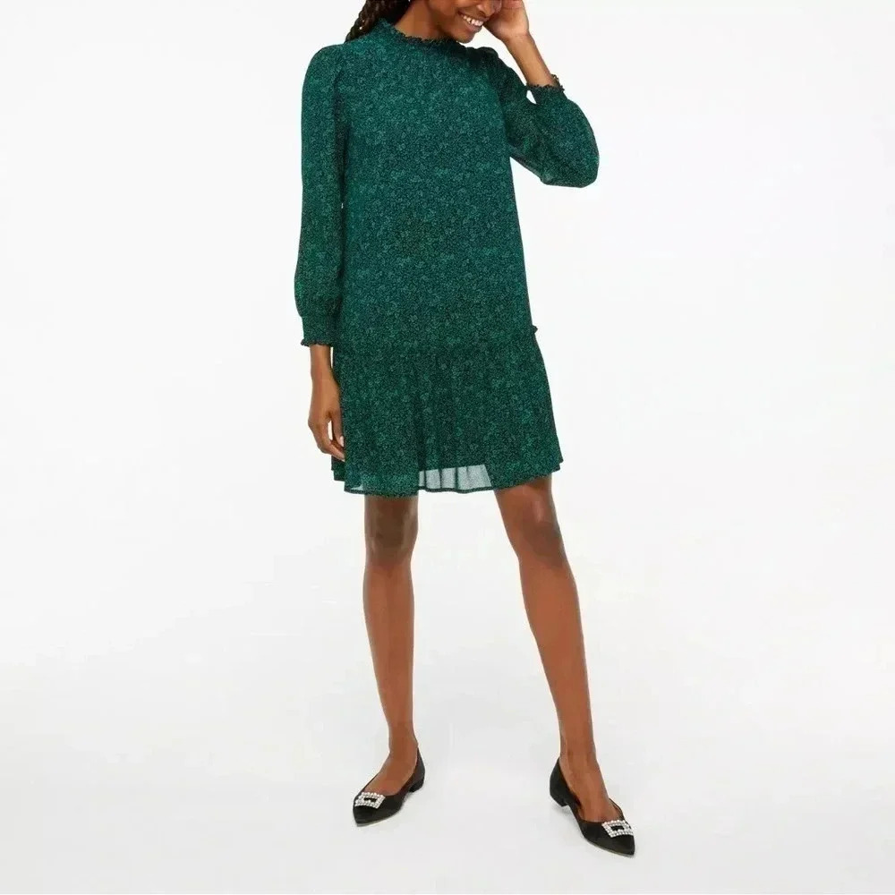 J Crew BC707  Beautiful Smocked Drop-Waist Dress Cloverleaf Floral- Womens XS